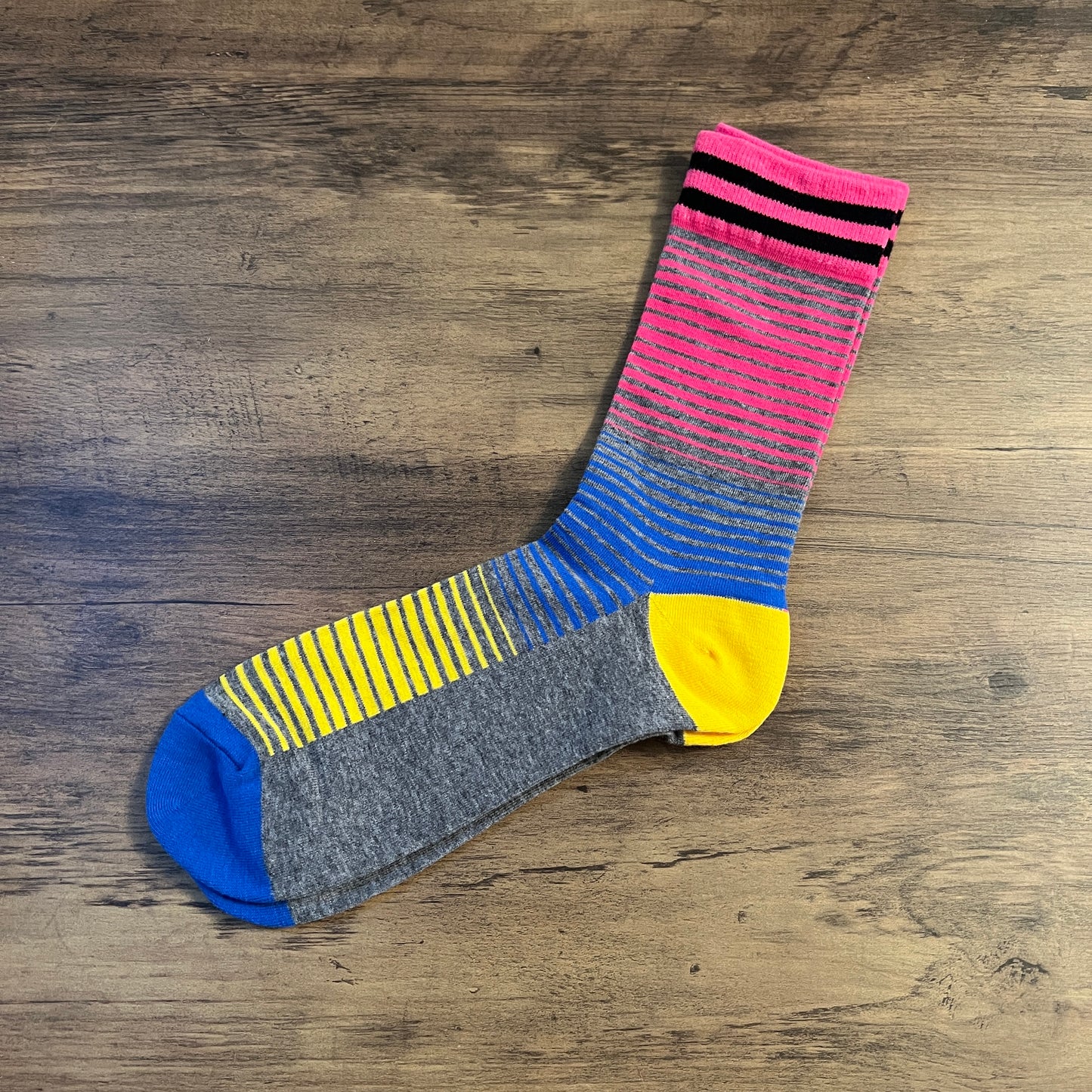 Tasker & Shaw | Luxury Menswear | Pink, Blue and Yellow 80s stripes socks