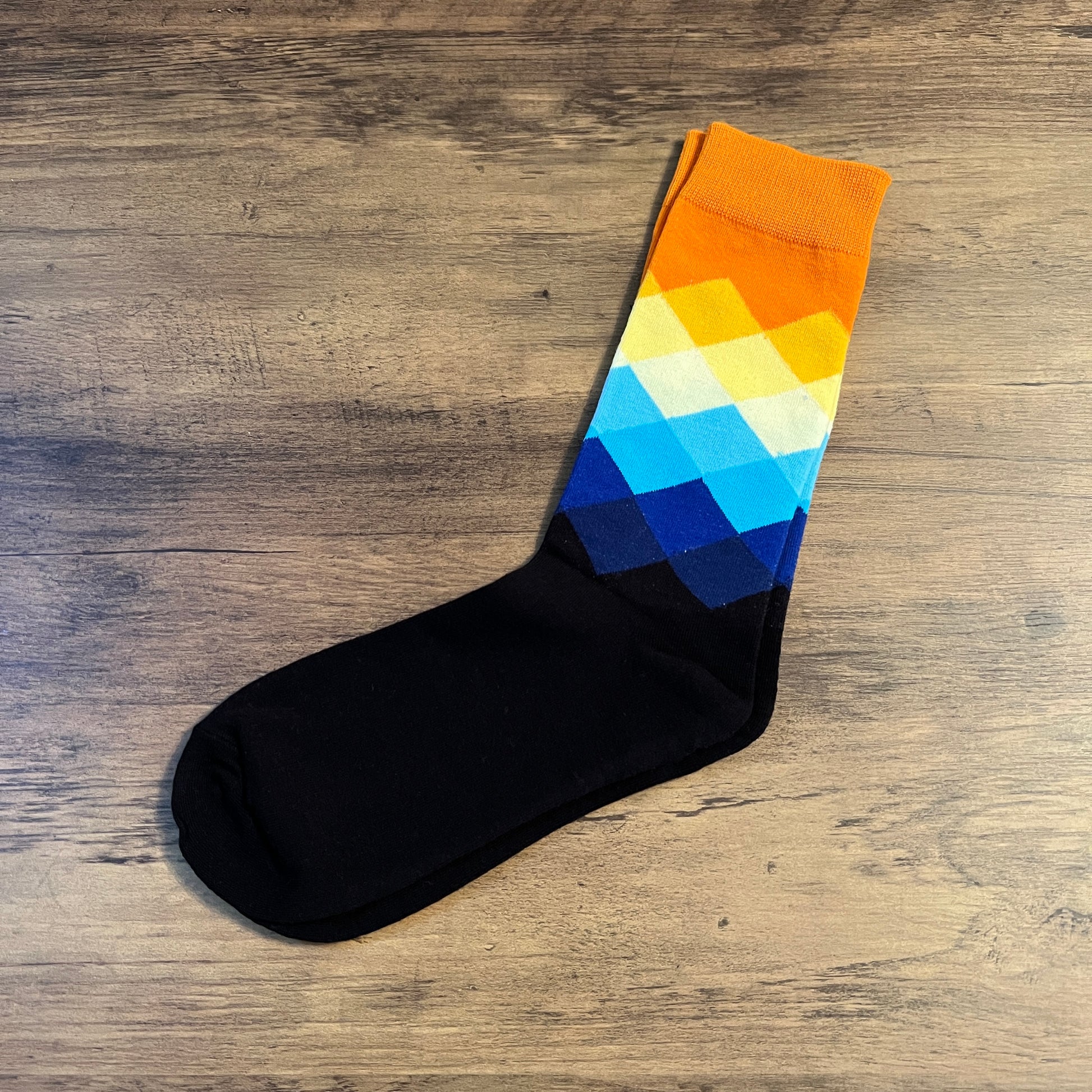 Tasker & Shaw | Luxury Menswear | Orange to black diamonds socks