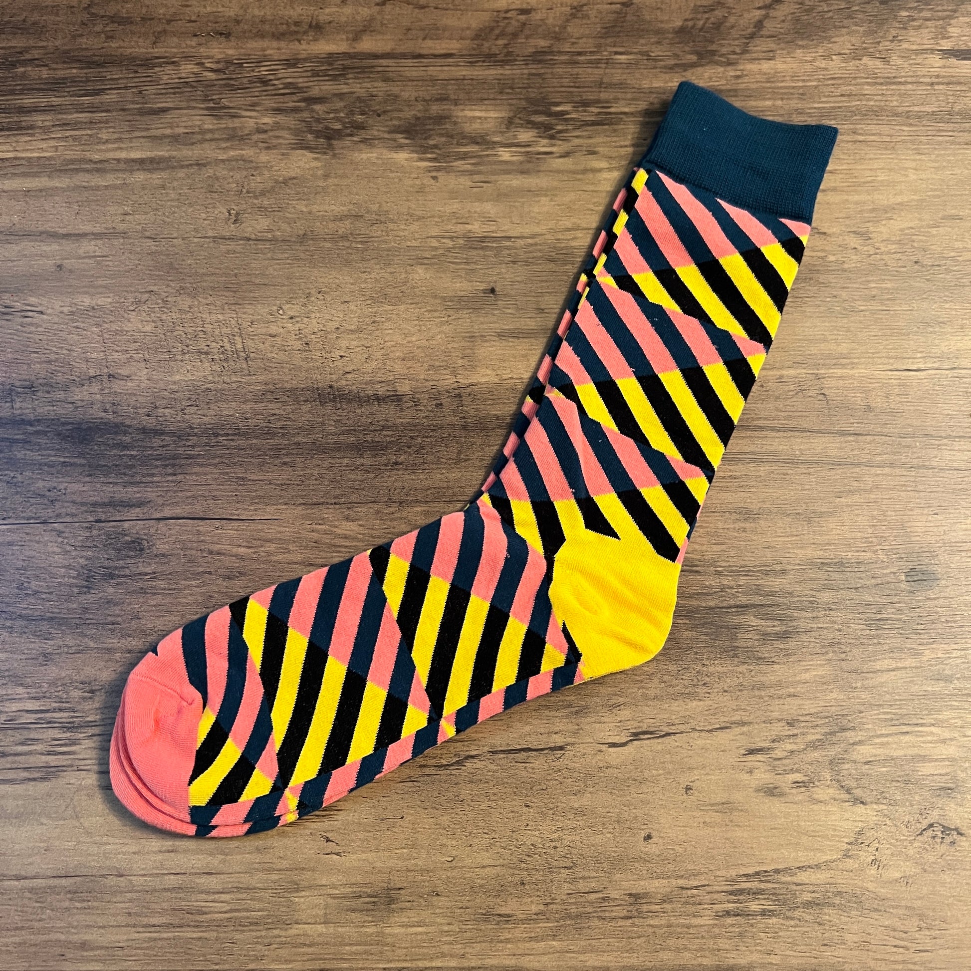 Tasker & Shaw | Luxury Menswear | Pink, yellow and black abstract stripe socks