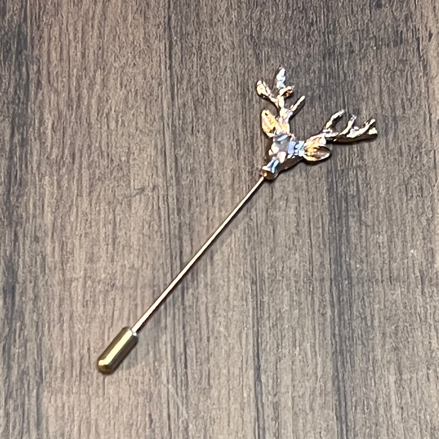 Tasker & Shaw | Luxury Menswear | Golden stag head lapel pin