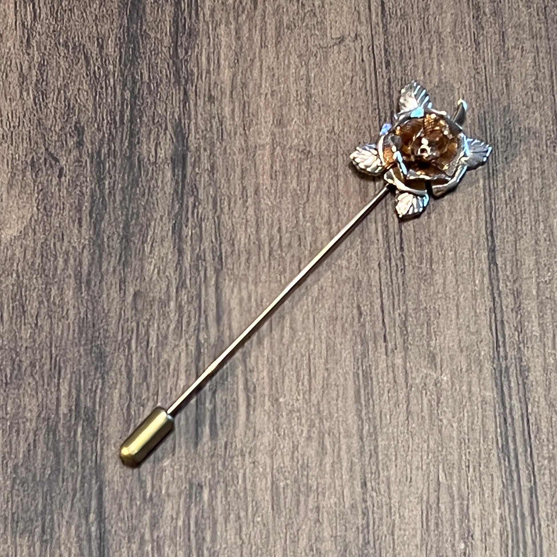 Tasker & Shaw | Luxury Menswear | Gold rose lapel pin