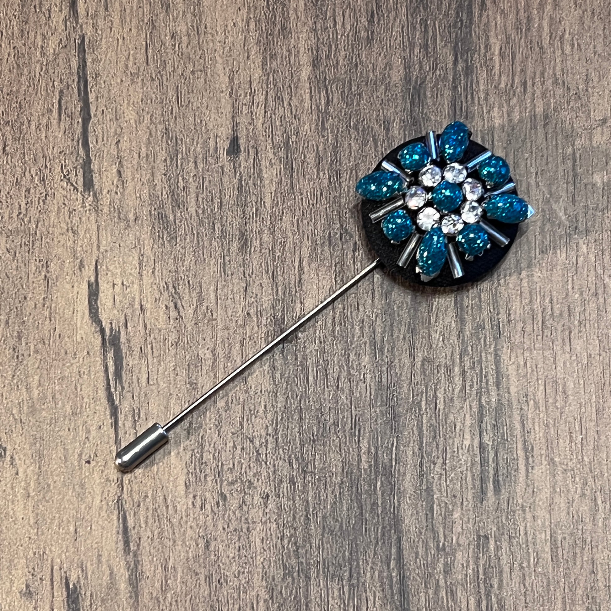 Tasker & Shaw | Luxury Menswear | White and Blue crystals in a geometric pattern lapel pin