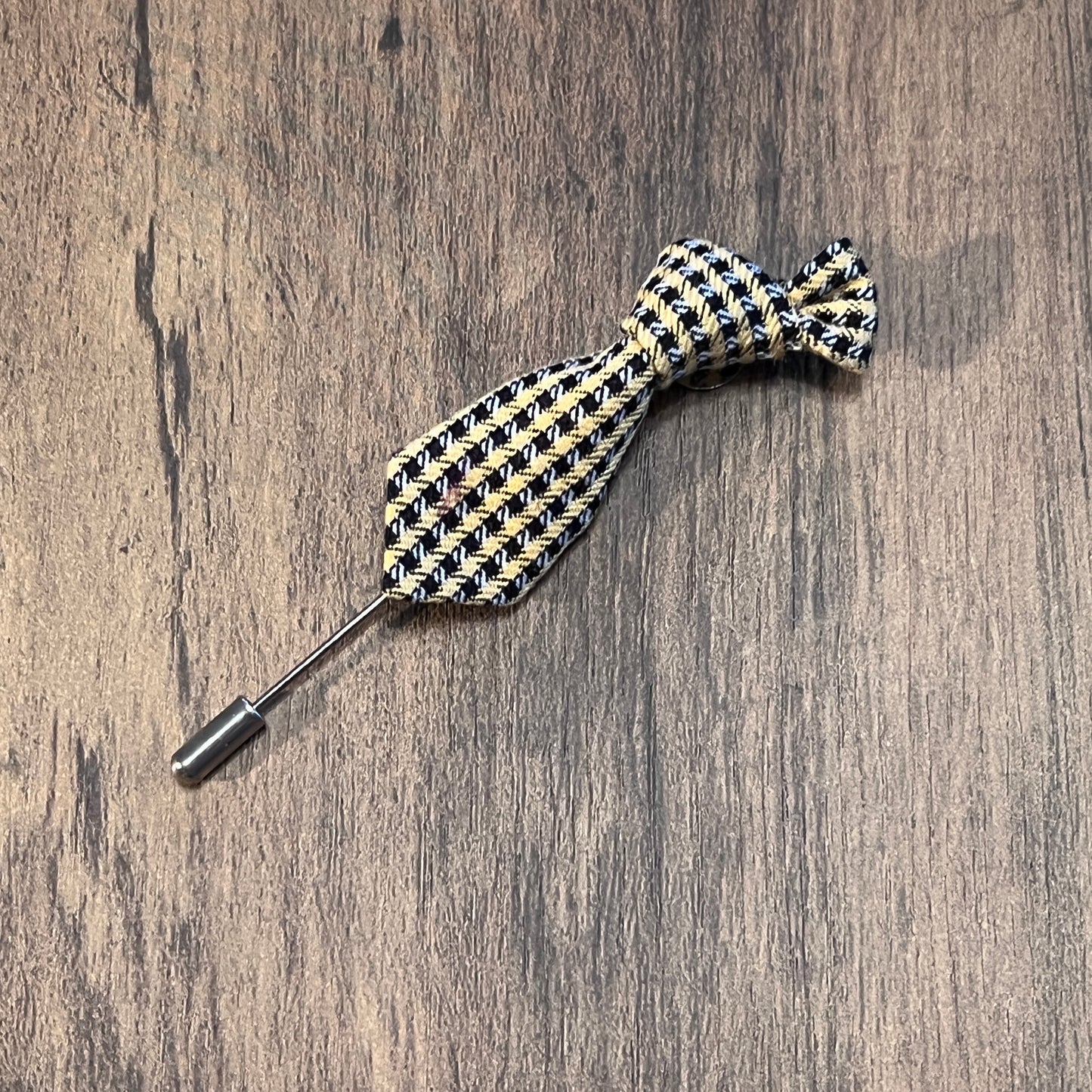 Tasker & Shaw | Luxury Menswear | Yellow and Black hounds tooth tie lapel pin