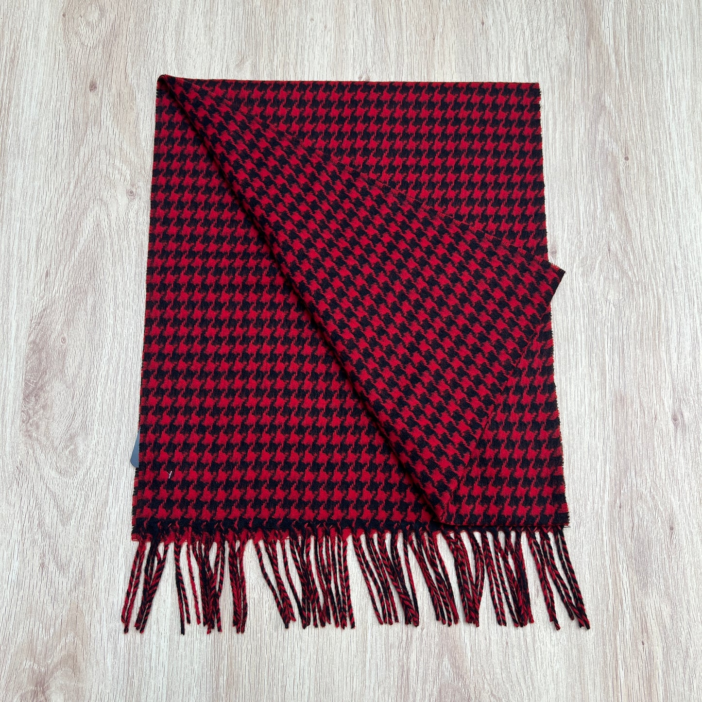 Tasker & Shaw | Luxury Menswear | Cashmink scarf - Red houndstooth