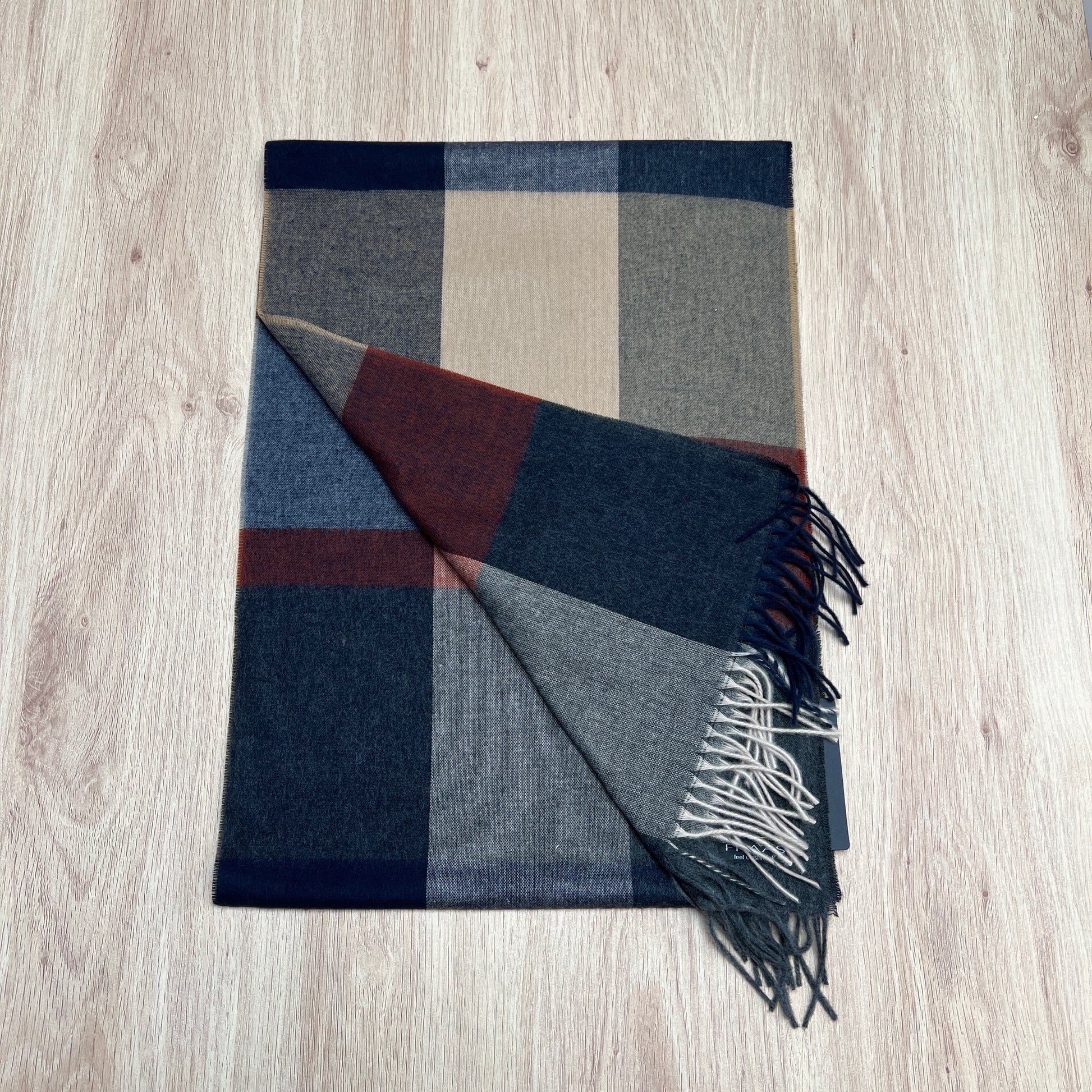 Tasker & Shaw | Luxury Menswear | Cashmere blend scarf -colour block