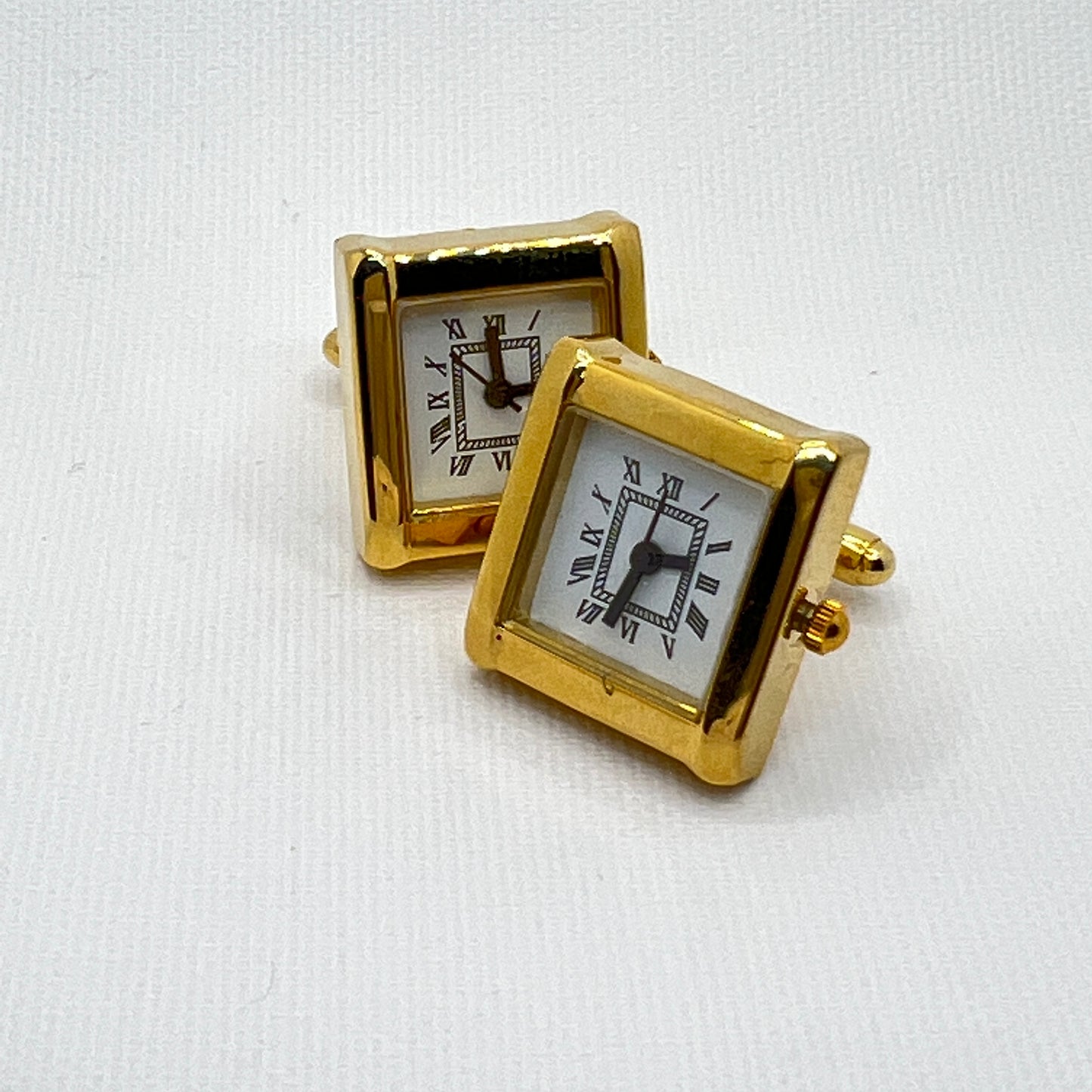 Tasker & Shaw | Luxury Menswear | Gold "Roman numeral" working square cufflinks