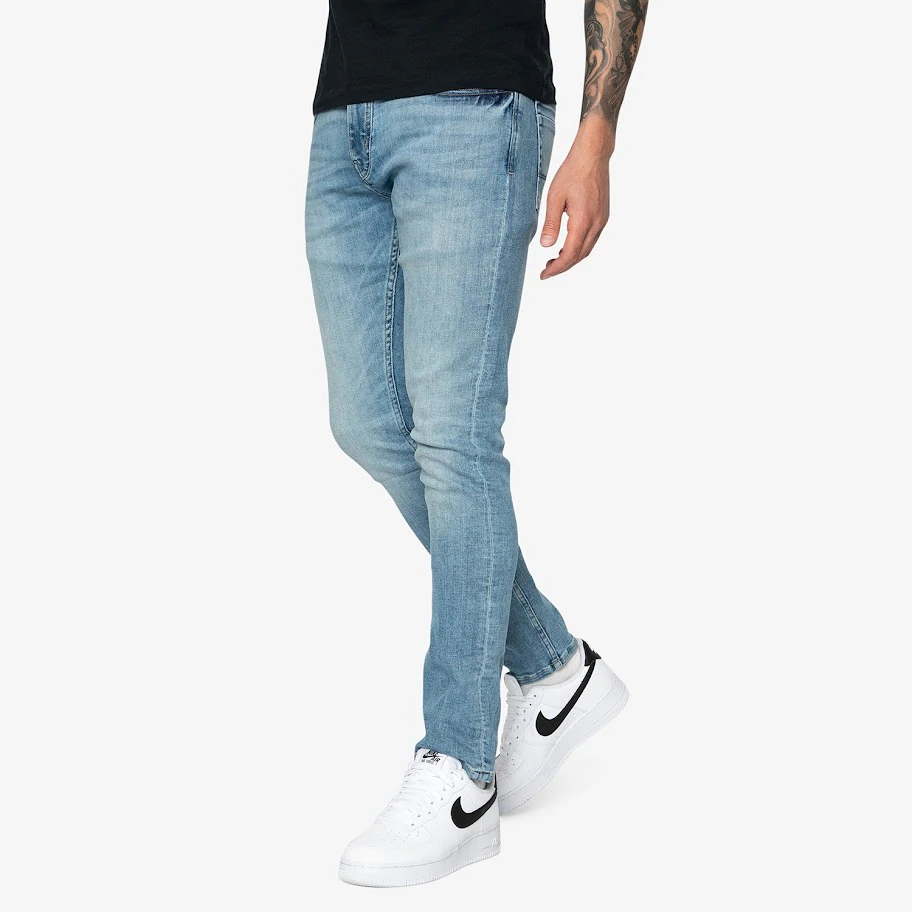 Tasker & Shaw | Luxury Menswear | Slim fit FLXTREME Flex Jeans in Light wash