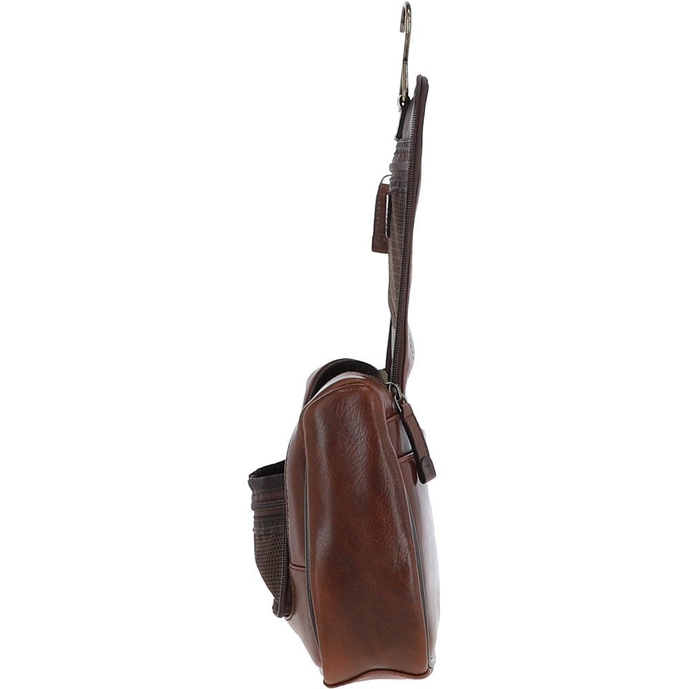 Tasker & Shaw | Luxury Menswear | Mayfair hanging leather washbag